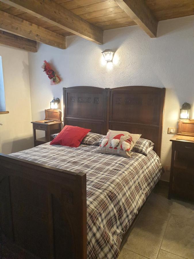 Antica Casa Occitana Bed & Breakfast Сампейре Екстериор снимка