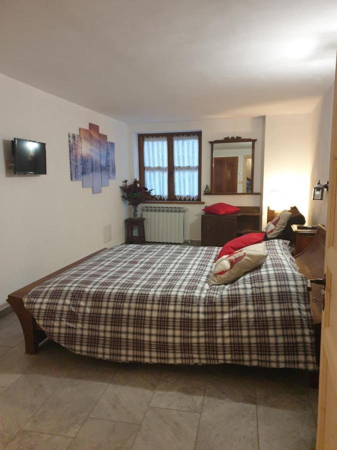 Antica Casa Occitana Bed & Breakfast Сампейре Екстериор снимка